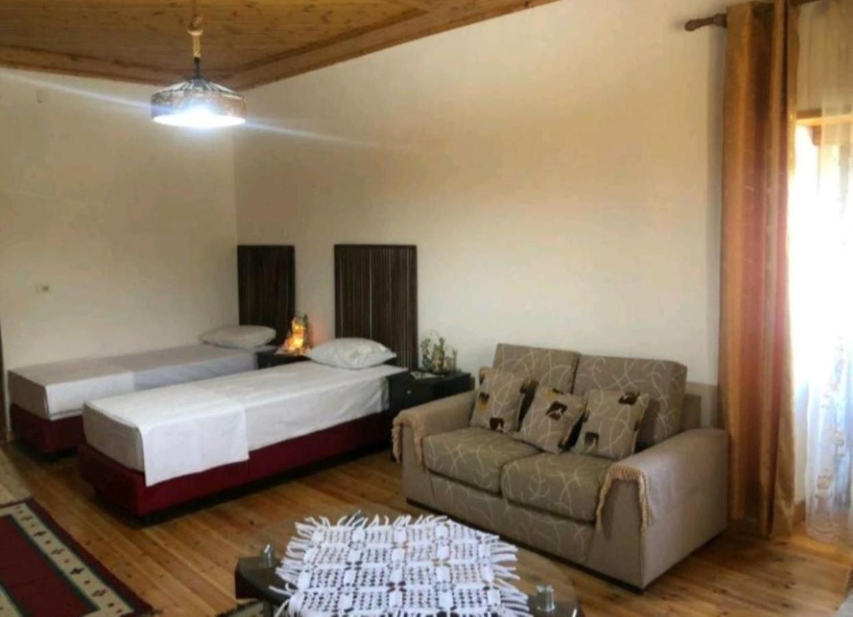 Miziriguesthouse Gjirokaster Exterior photo